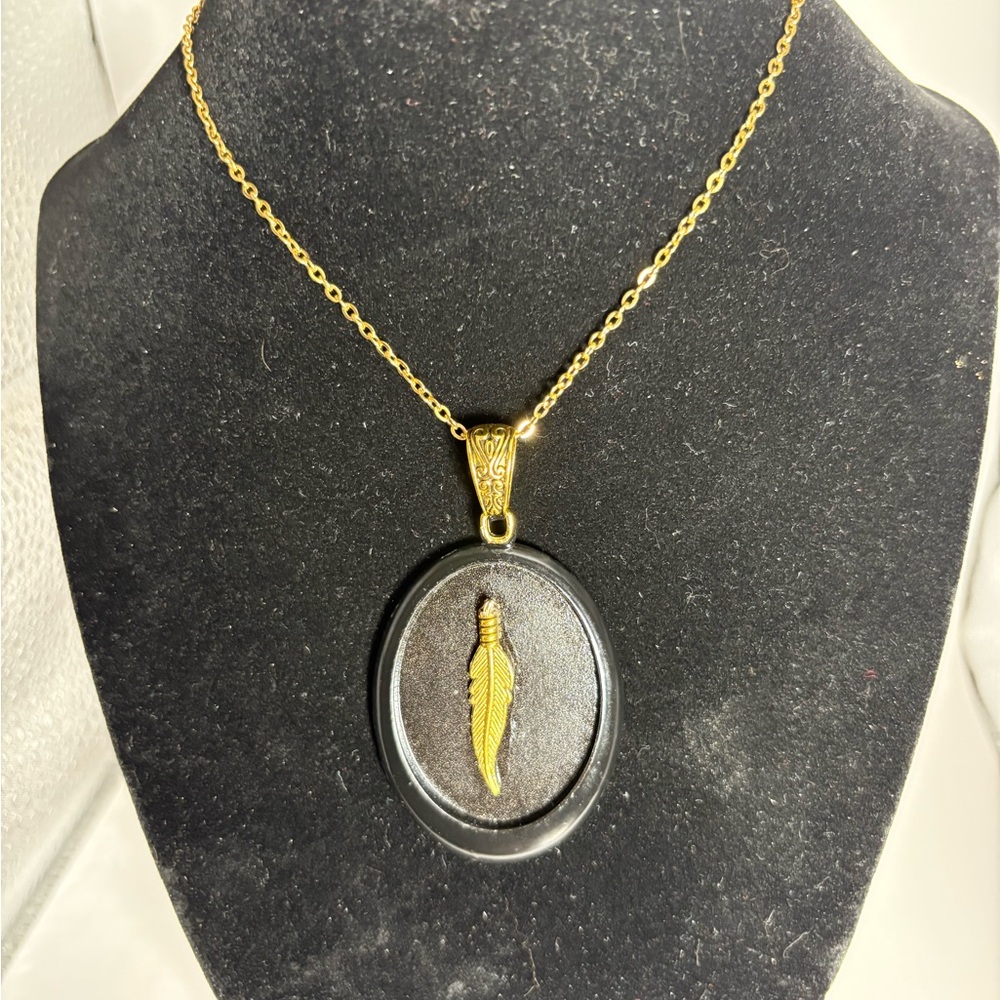 Gold Feather Pendant Necklace